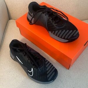 Women’s Nike Metcon 9! Gently Worn! Great Condition!